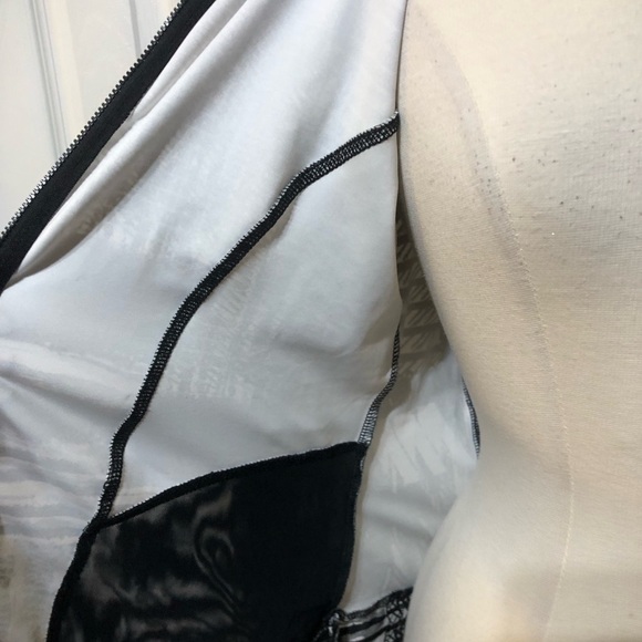 Layer 8 Performance Black & White Jacket Sz Large Workout Athletic Athleisure - Picture 9 of 10